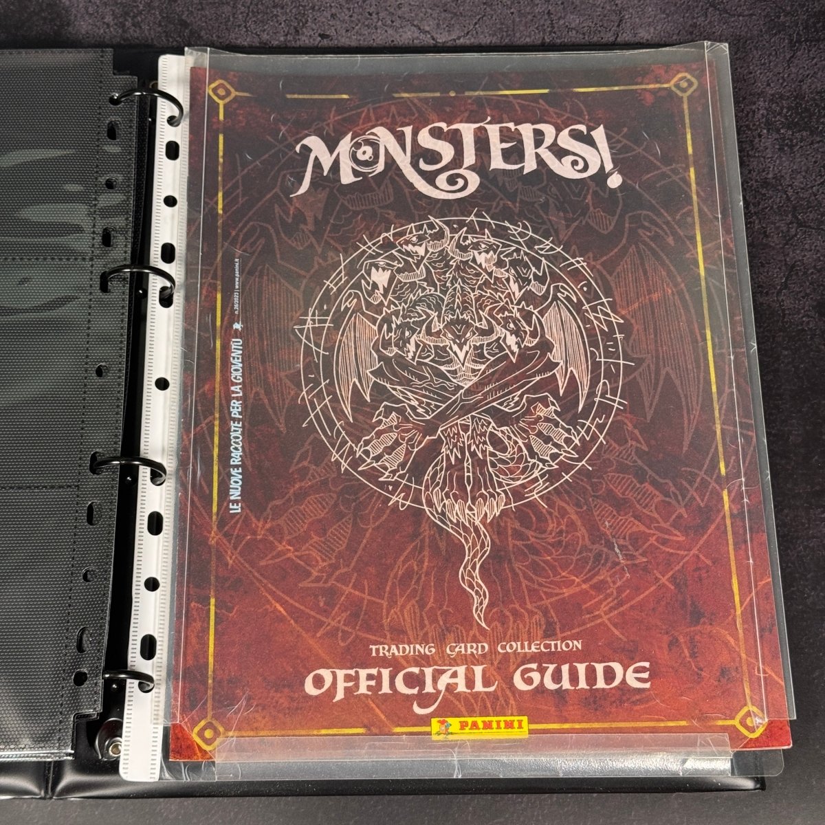 Monsters! – Set Completo + Promo Preorder + Promo Artbook + Autografo Dario Moccia (In Binder Ufficiale) | BraccoTCG