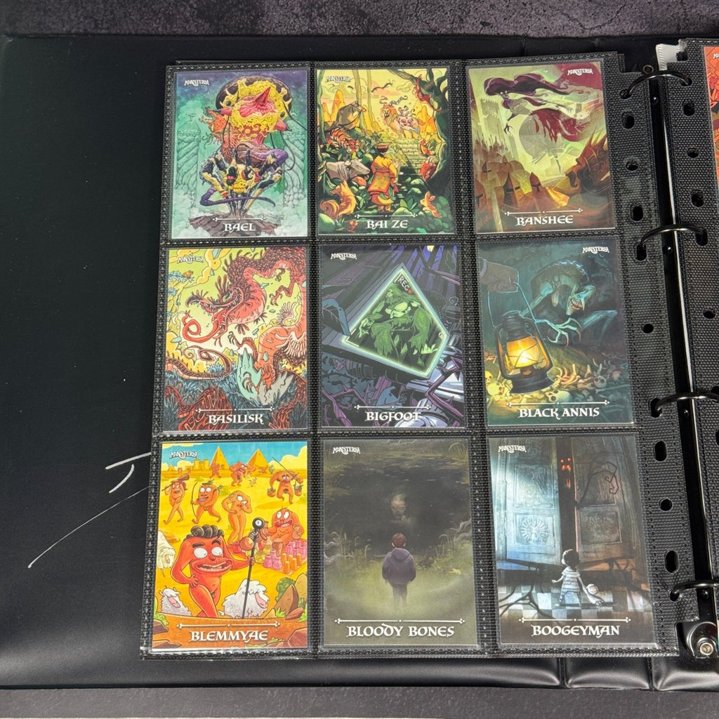 Monsters! – Set Completo + Promo Preorder + Promo Artbook + Autografo Dario Moccia (In Binder Ufficiale) | BraccoTCG