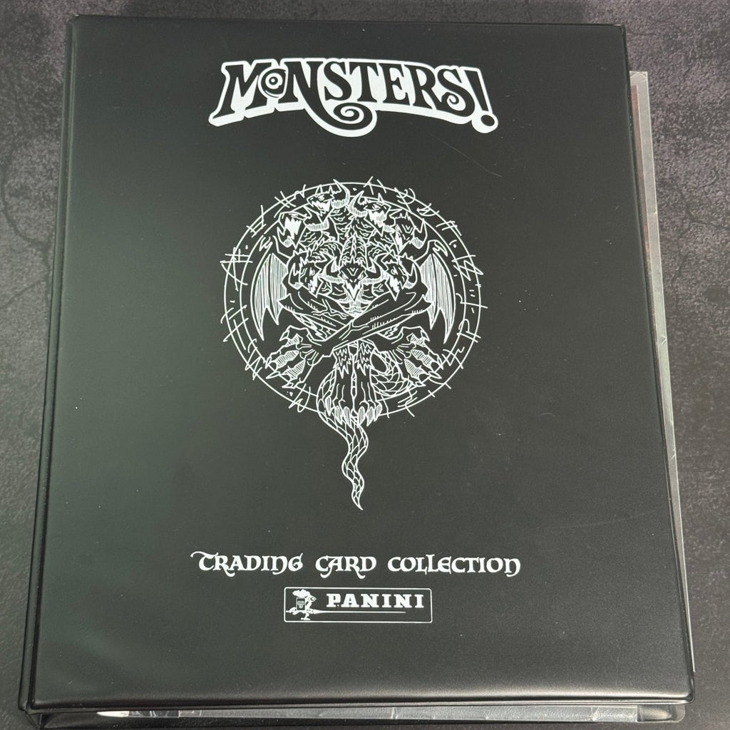 Monsters! – Set Completo + Promo Preorder + Promo Artbook + Autografo Dario Moccia (In Binder Ufficiale) | BraccoTCG